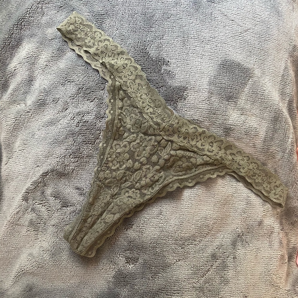 Aerie Thong